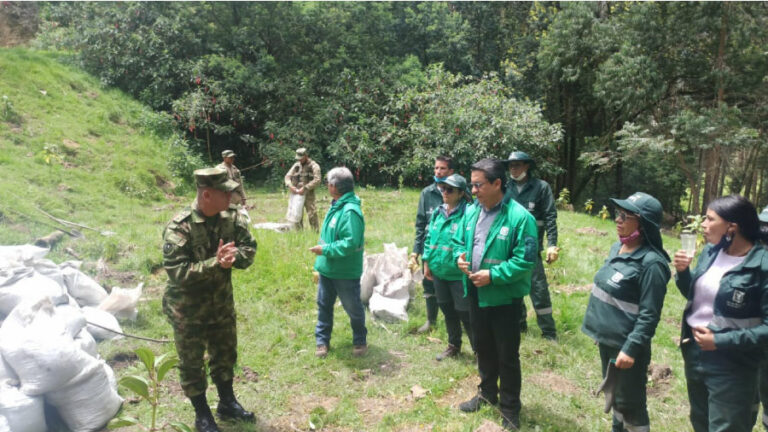 Jardín Botánico y Ejército Nacional plantaron