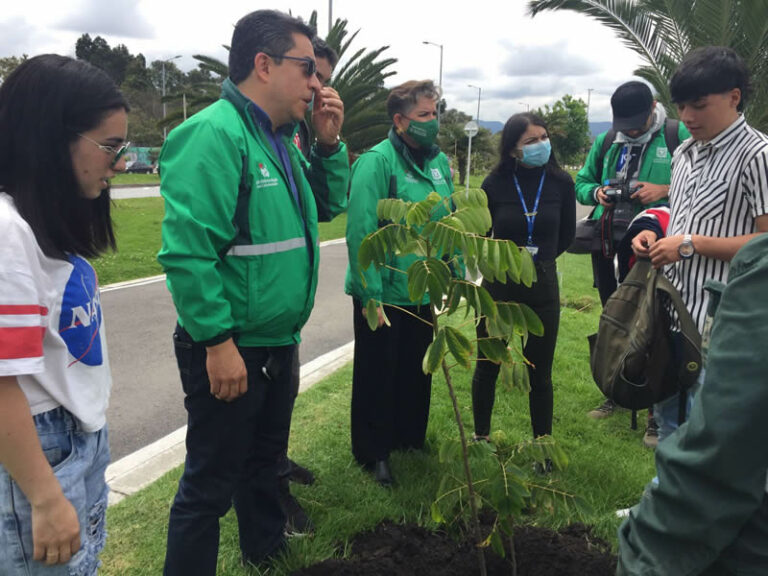 Con jornadas de plantación Jardín Botánico celebró Día Mundial de la Tierra