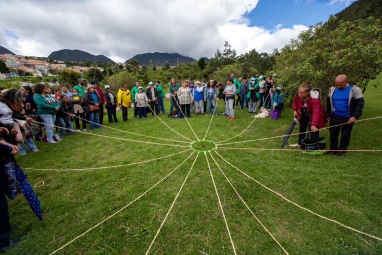 ¡Vamos por la 13!: Así se fortalece la Red de Agricultoras y Agricultores Urbanos de la Localidad de San Cristóbal