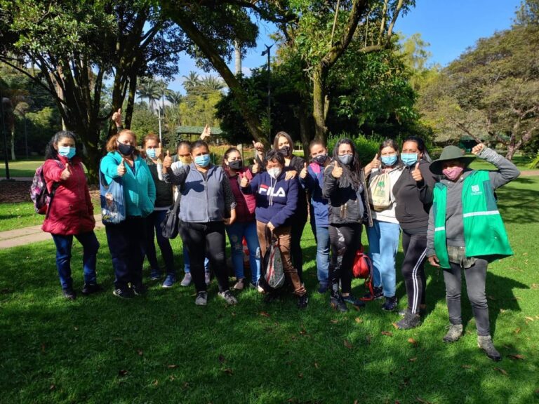 Comenzó el proceso de formación de mil mujeres que reverdecerán a Bogotá