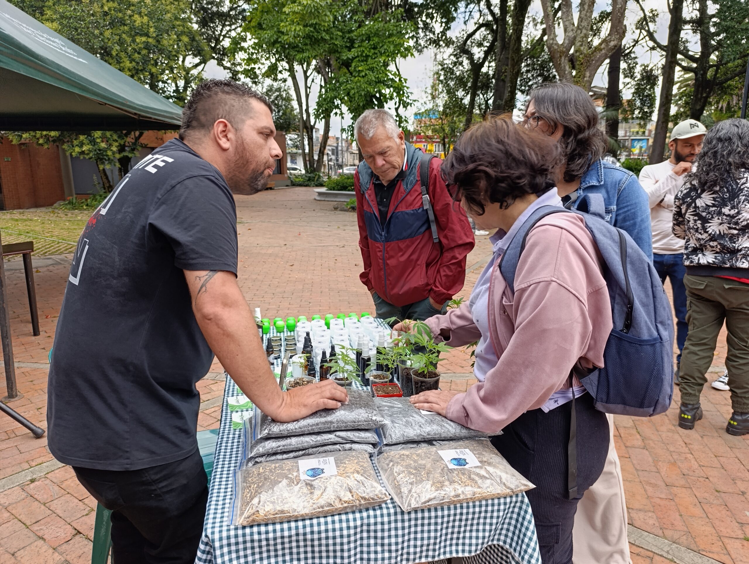 ¡Jardín Botánico realizó su primera feria de emprendimientos agroecológicos!