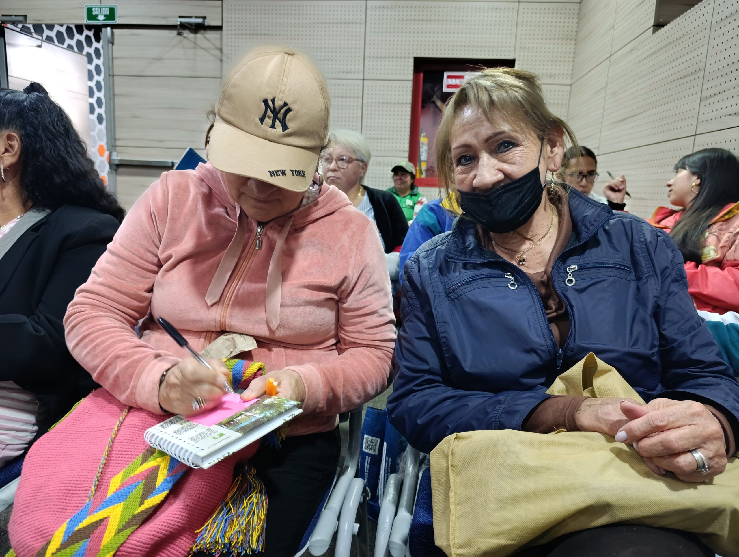 Historias del verde urbano: Un encuentro de saberes y experiencias con los huerteros de las cinco rutas agroecológicas de Bogotá