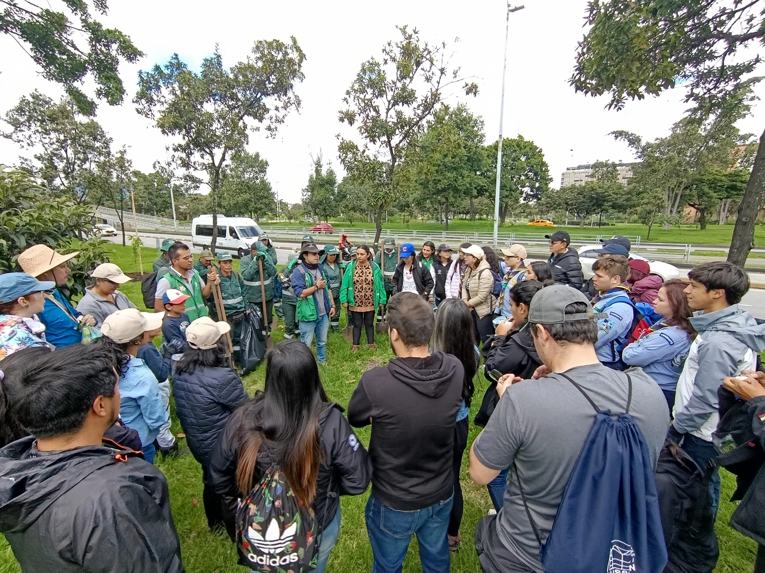 Historias del verde urbano: Homenaje al suelo en la calle 26 y la reserva Thomas van der Hammen