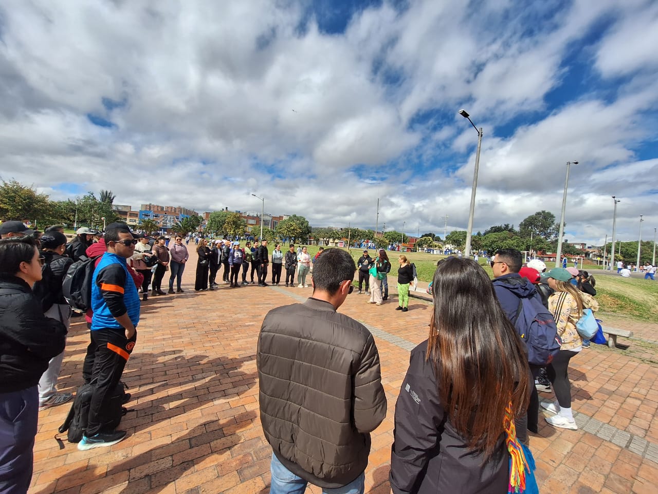 Historias del verde urbano: Bogotá recibió más de 250 árboles durante el Día Interamericano de la Calidad del Aire Historias del verde urbano: Bogotá recibió más de 250 árboles durante el Día Interamericano de la Calidad del Aire