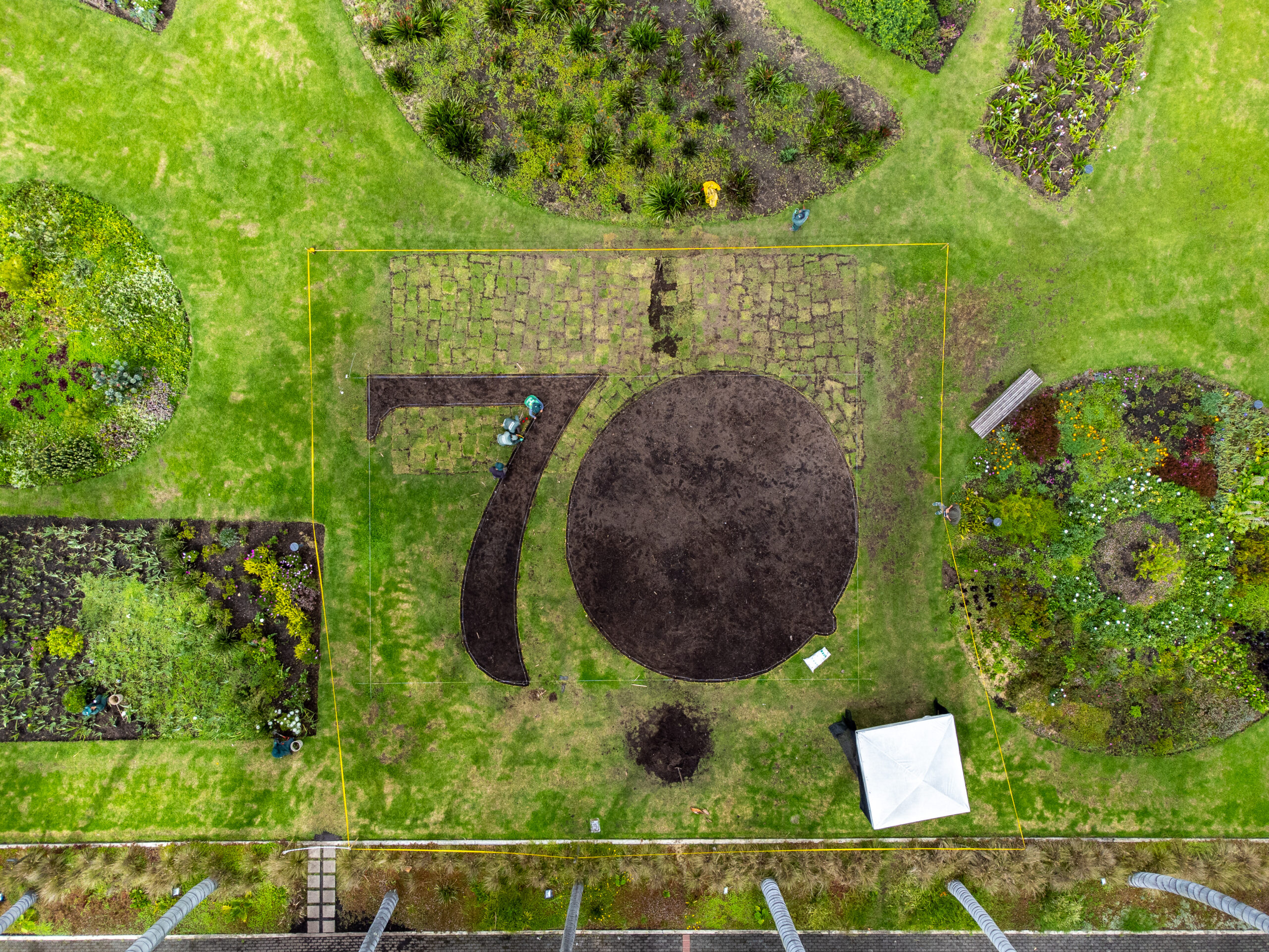 Historias del verde urbano: El lienzo floral que honra los 70 años del Jardín Botánico de Bogotá