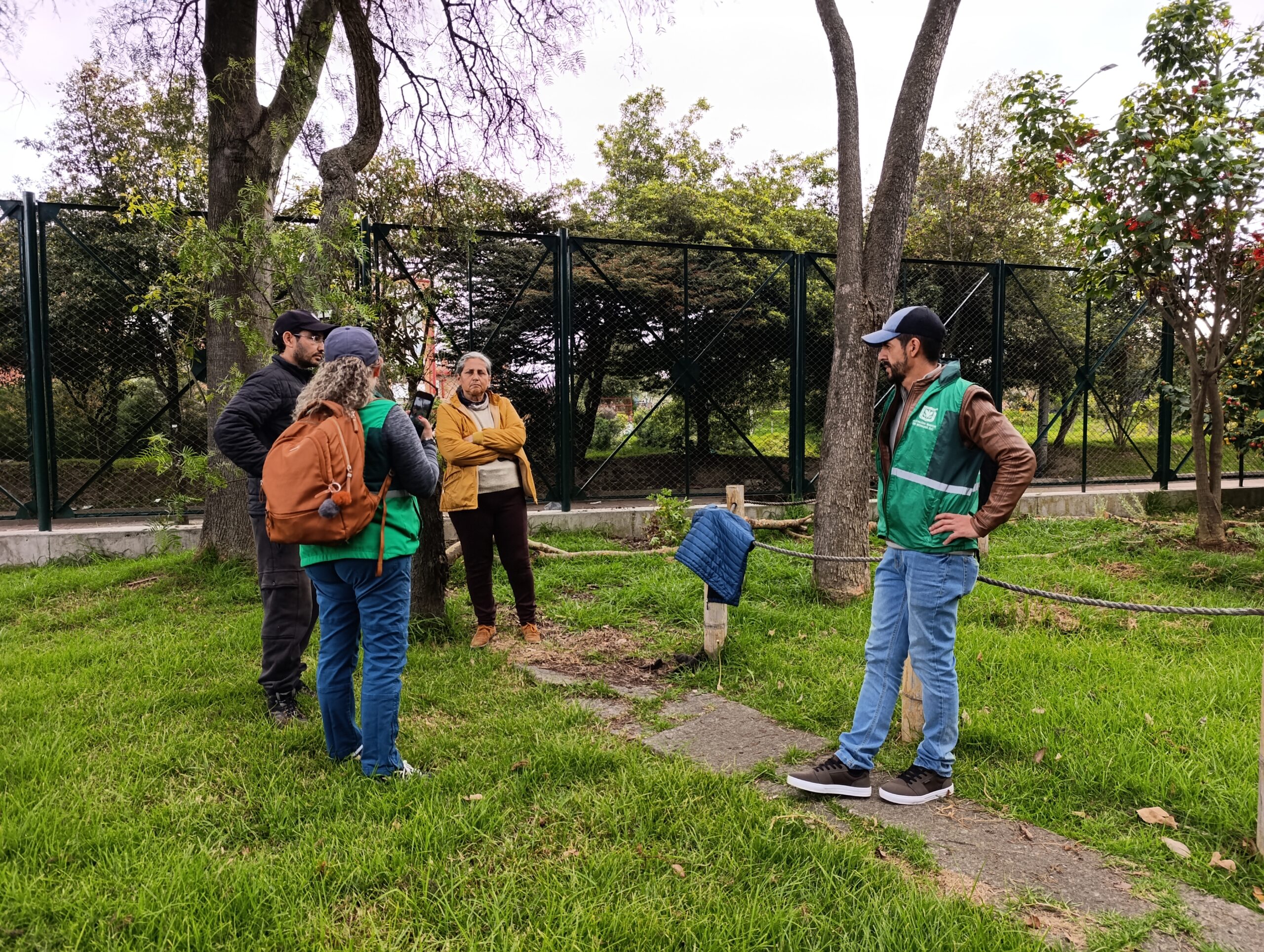 Historias del verde urbano: Comunidades de cuatro bosques urbanos participaron en los talleres de codiseño biofílico del Jardín Botánico