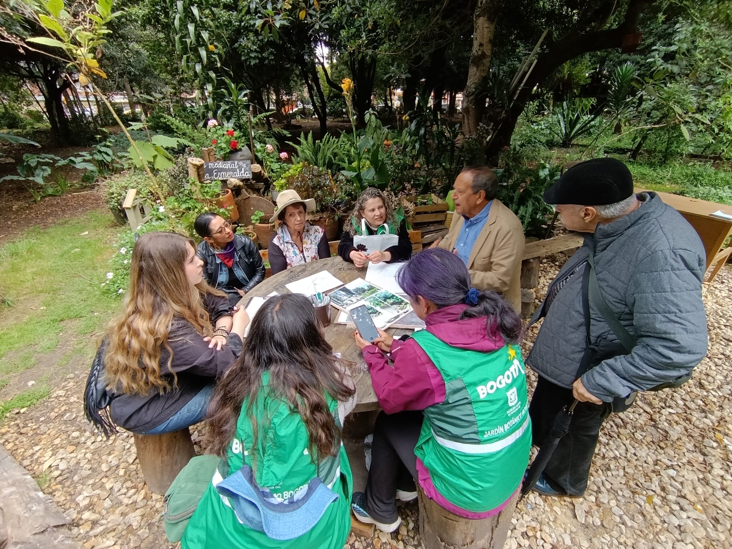 Historias del verde urbano: Comunidades de cuatro bosques urbanos participaron en los talleres de codiseño biofílico del Jardín Botánico