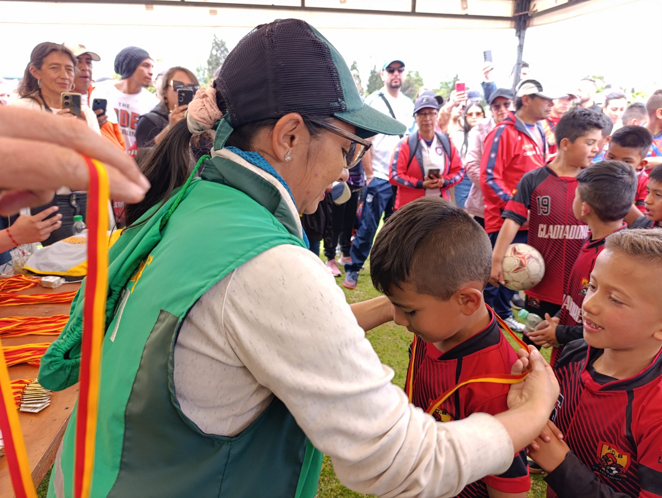 Historias del verde urbano: Copa de los 70 años: un compromiso futbolero con el bosque urbano El Tunal