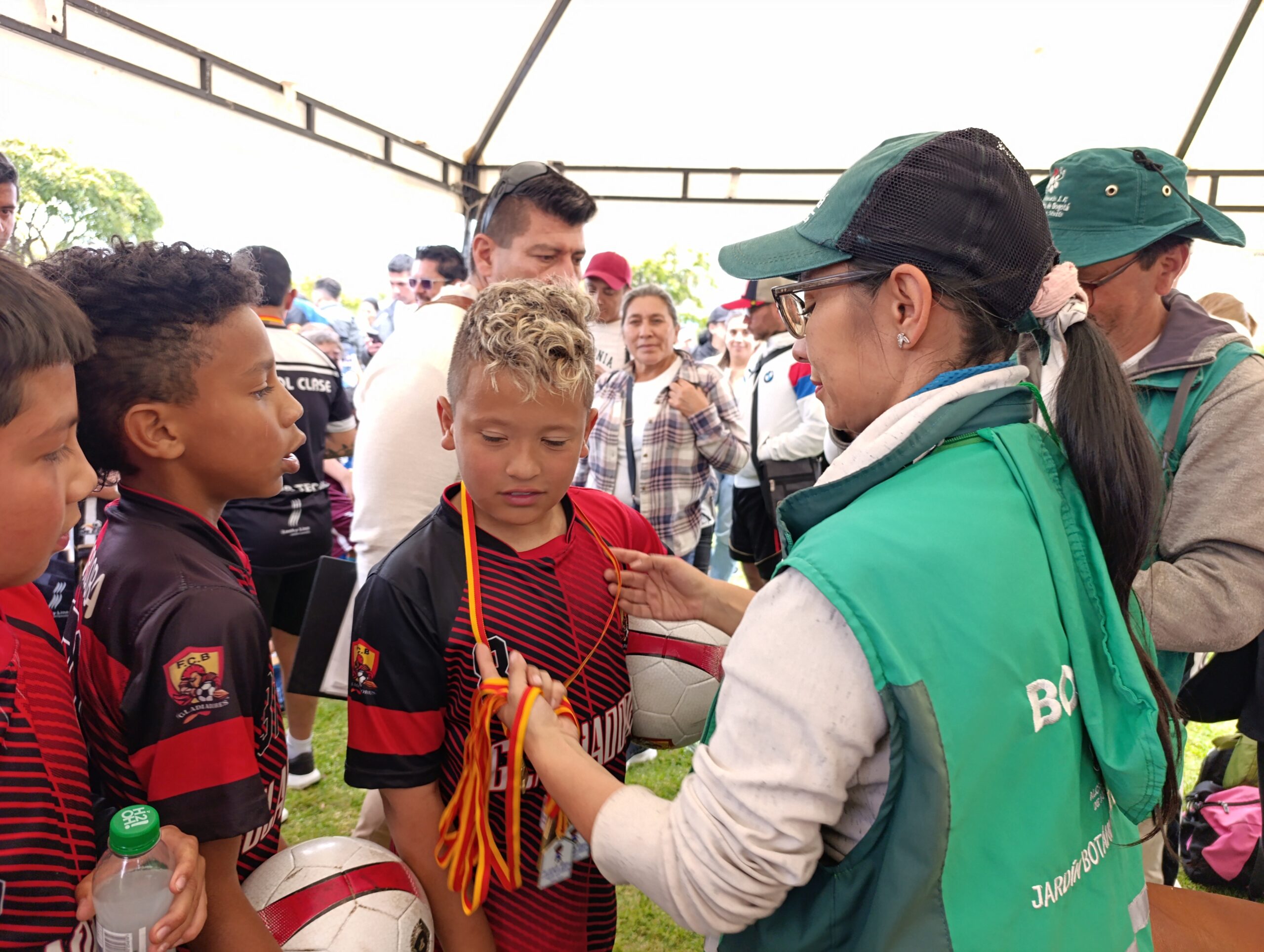 Historias del verde urbano: Copa de los 70 años: un compromiso futbolero con el bosque urbano El Tunal