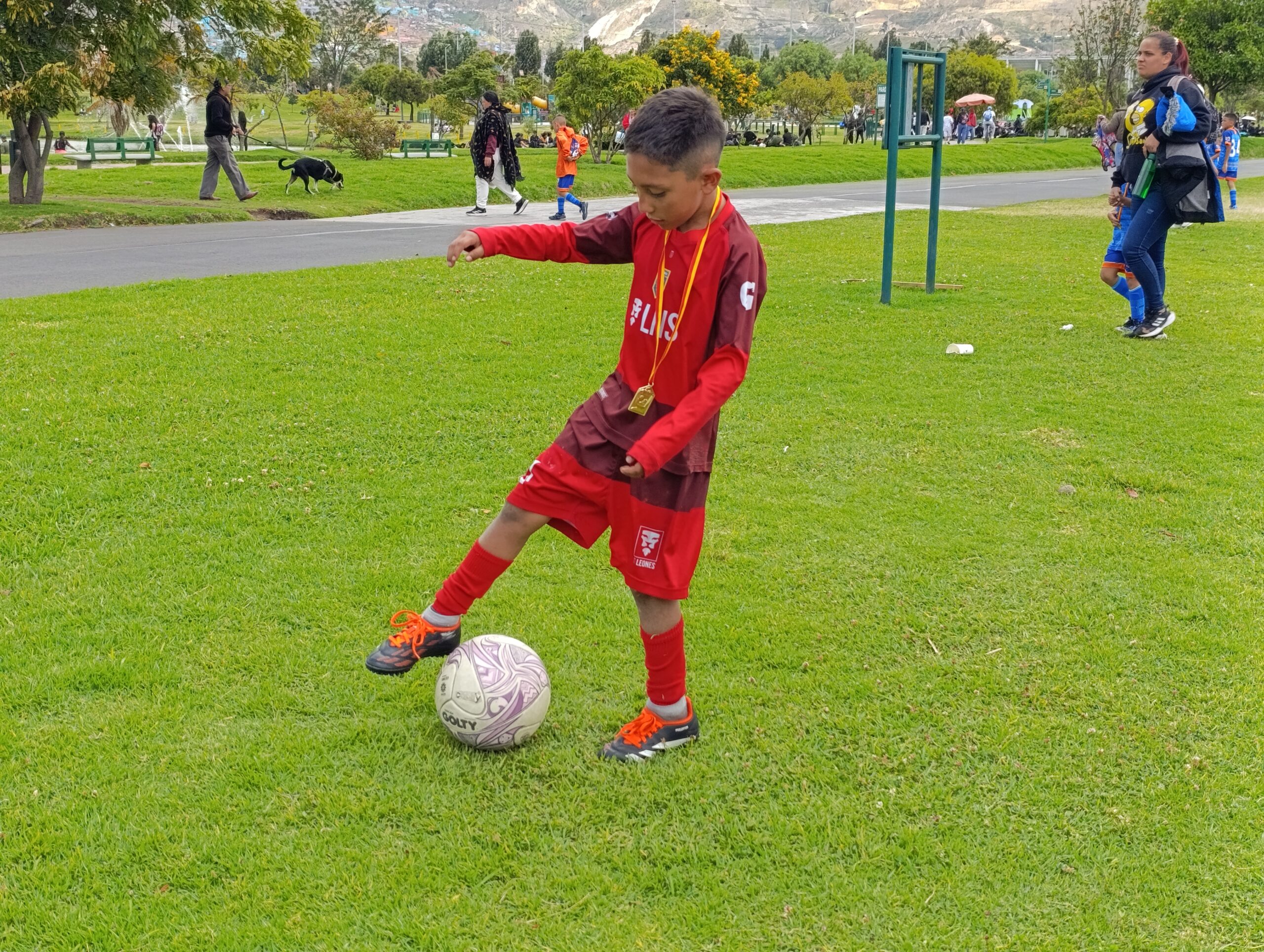 Historias del verde urbano: Copa de los 70 años: un compromiso futbolero con el bosque urbano El Tunal