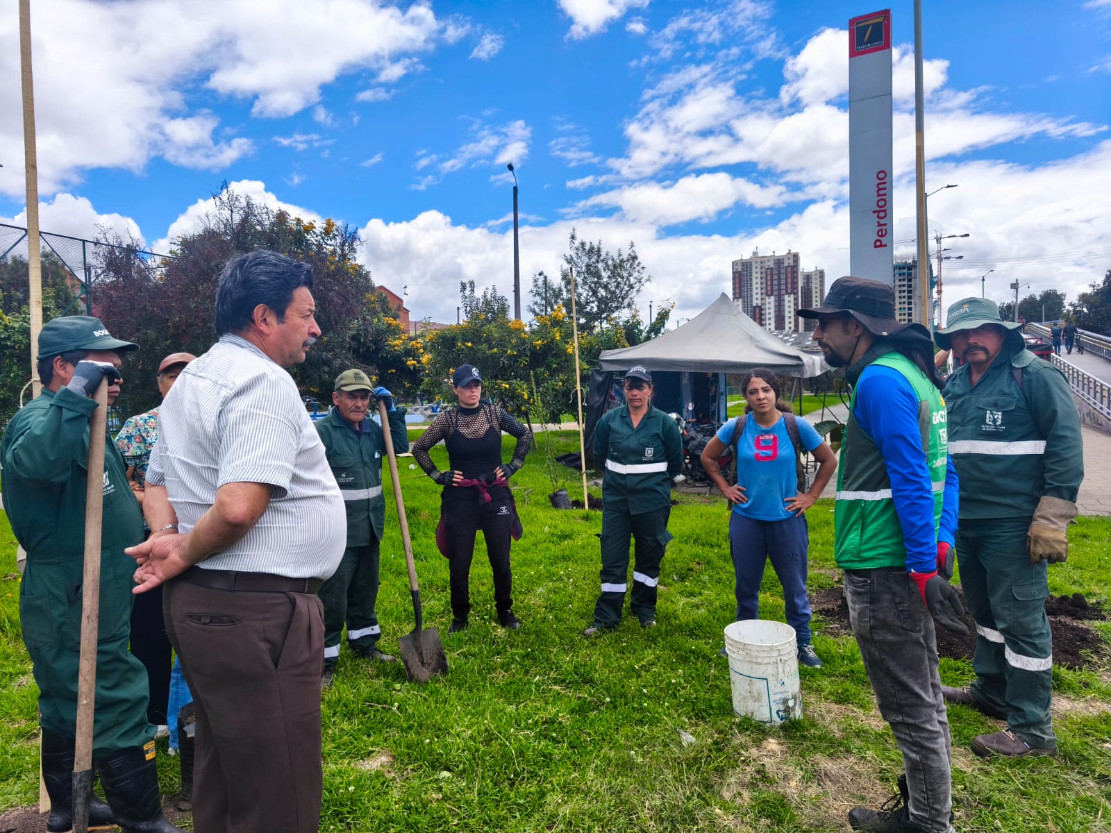 Historias del verde urbano: ¡Ciudad Bolívar y Tunjuelito robustecen su arbolado!