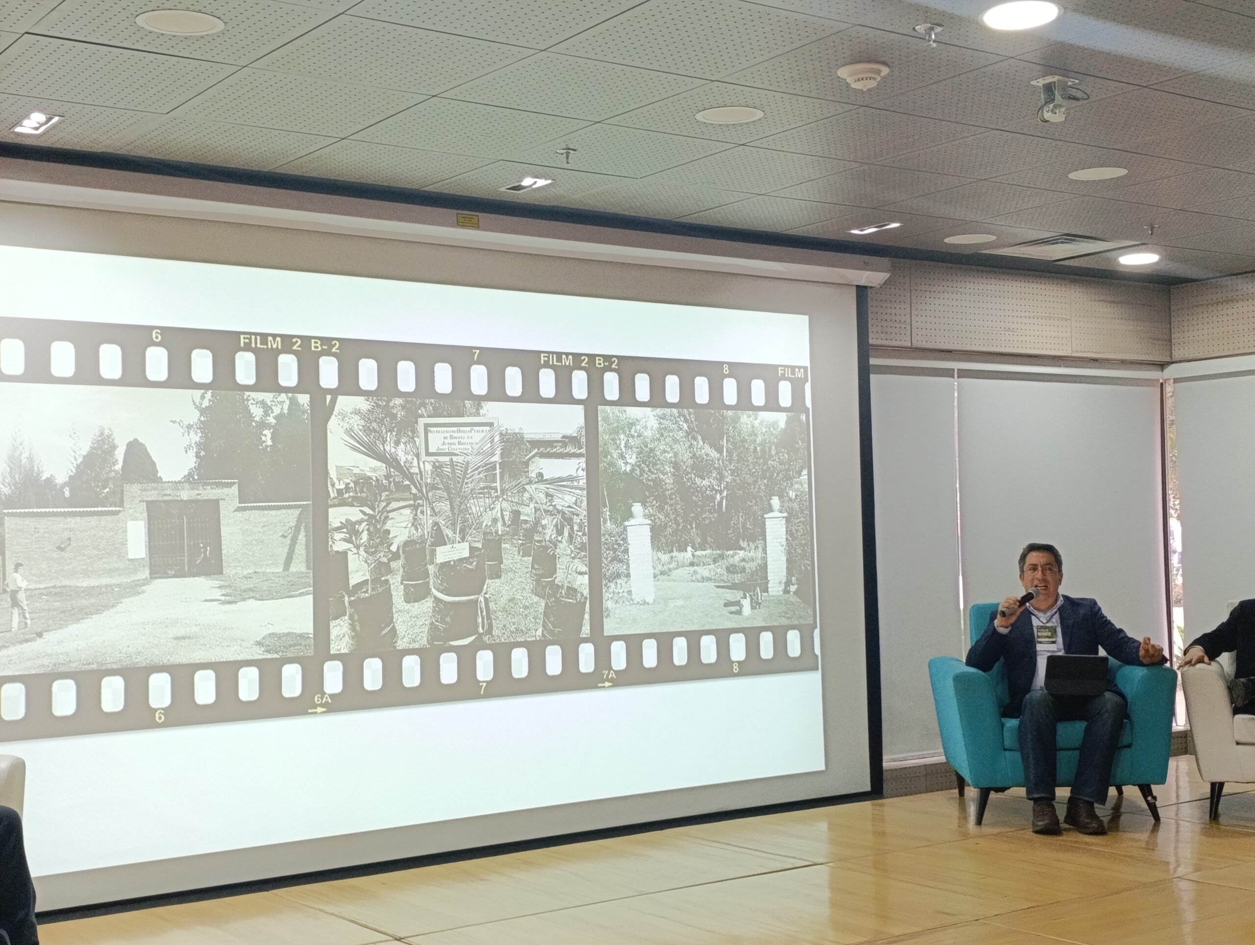 Historias del verde urbano: Un encuentro académico que le rindió homenaje al legado botánico y cultural de Bogotá Historias del verde urbano: Un encuentro académico que le rindió homenaje al legado botánico y cultural de Bogotá