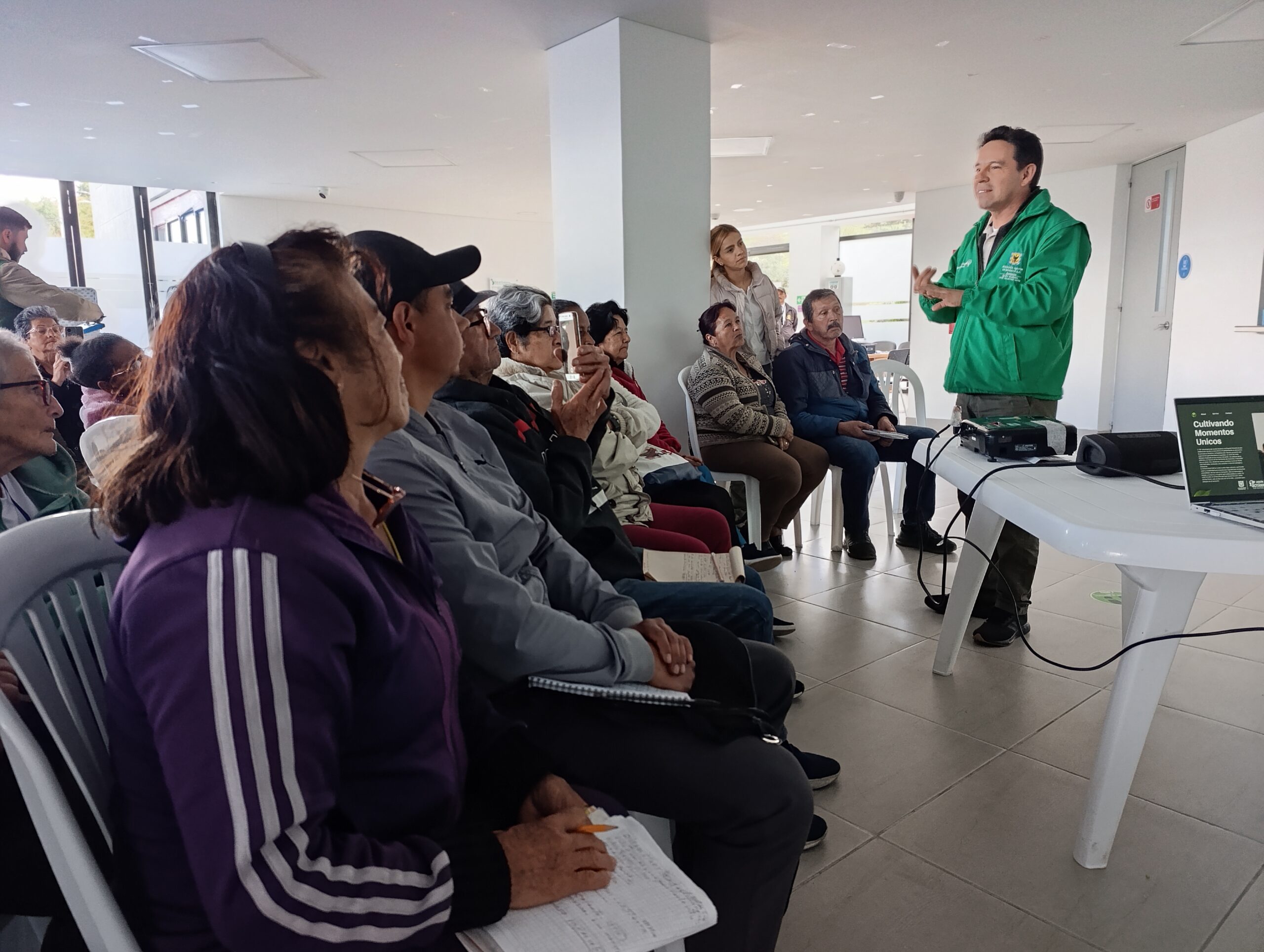 Historias del verde urbano: Ciudad Bolívar abre las puertas de su banco comunitario de semillas agroecológicas