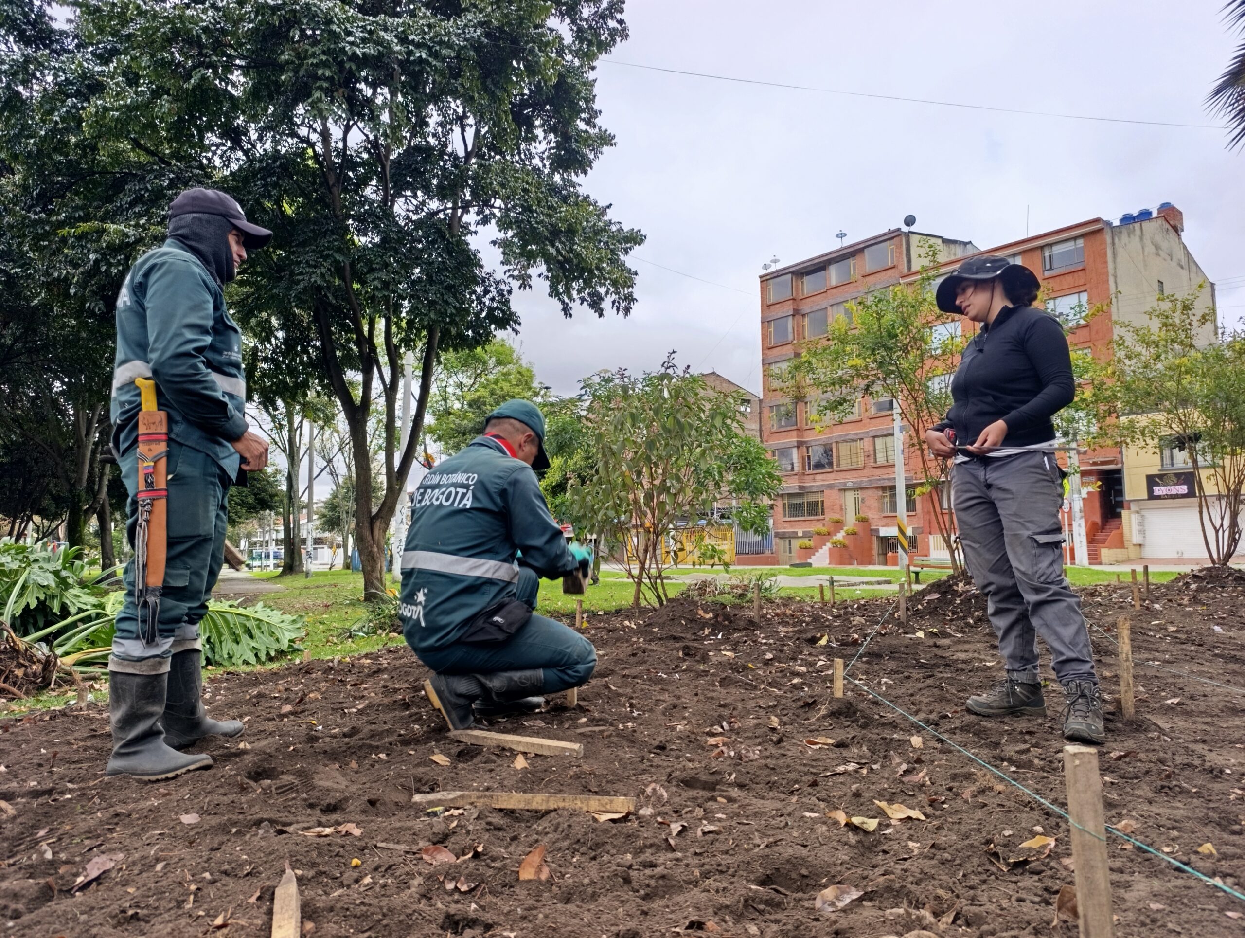 Historias del verde urbano: Veraguas Central: un parque de Puente Aranda que recuperó sus jardineras