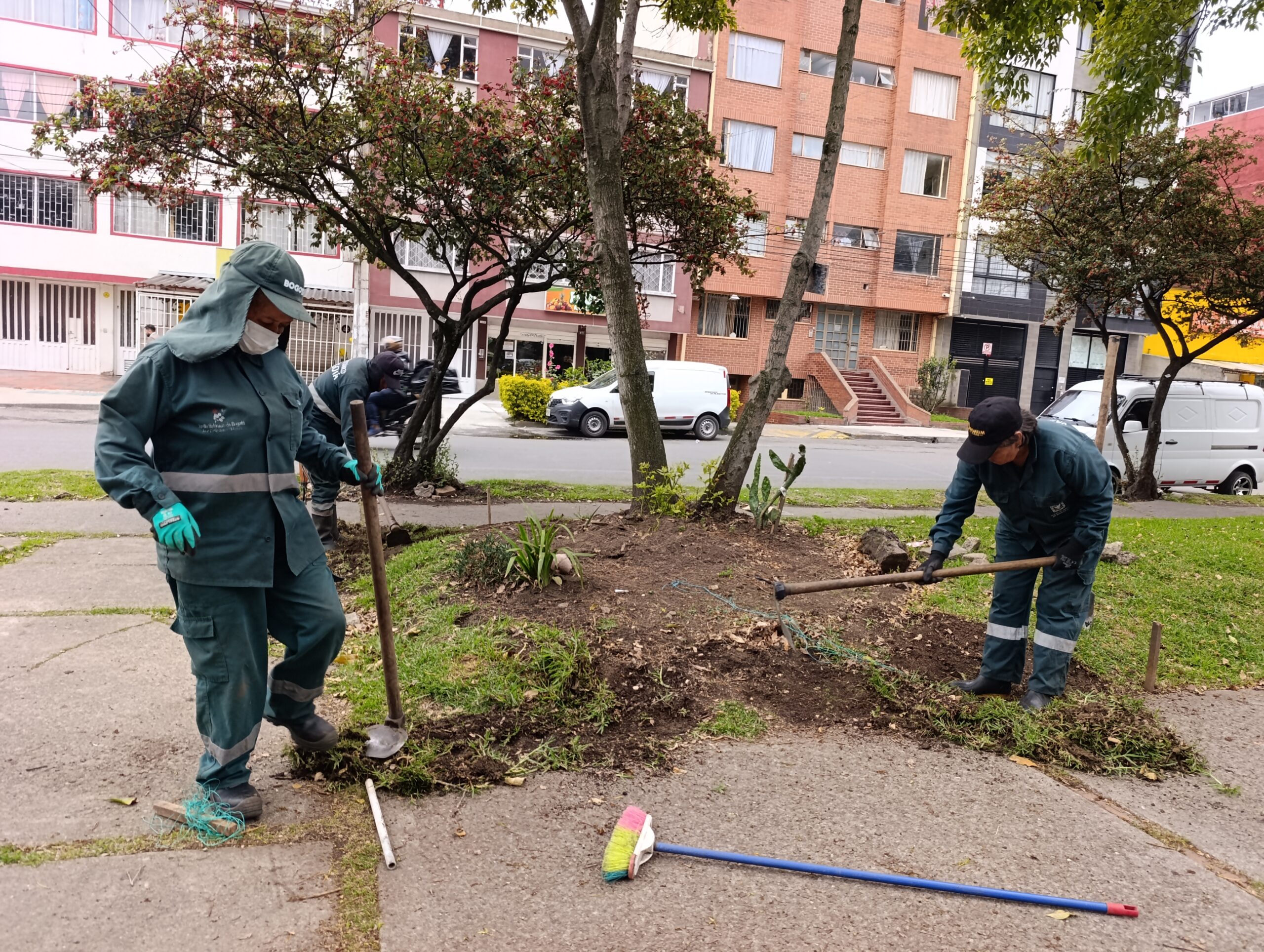 Historias del verde urbano: Veraguas Central: un parque de Puente Aranda que recuperó sus jardineras