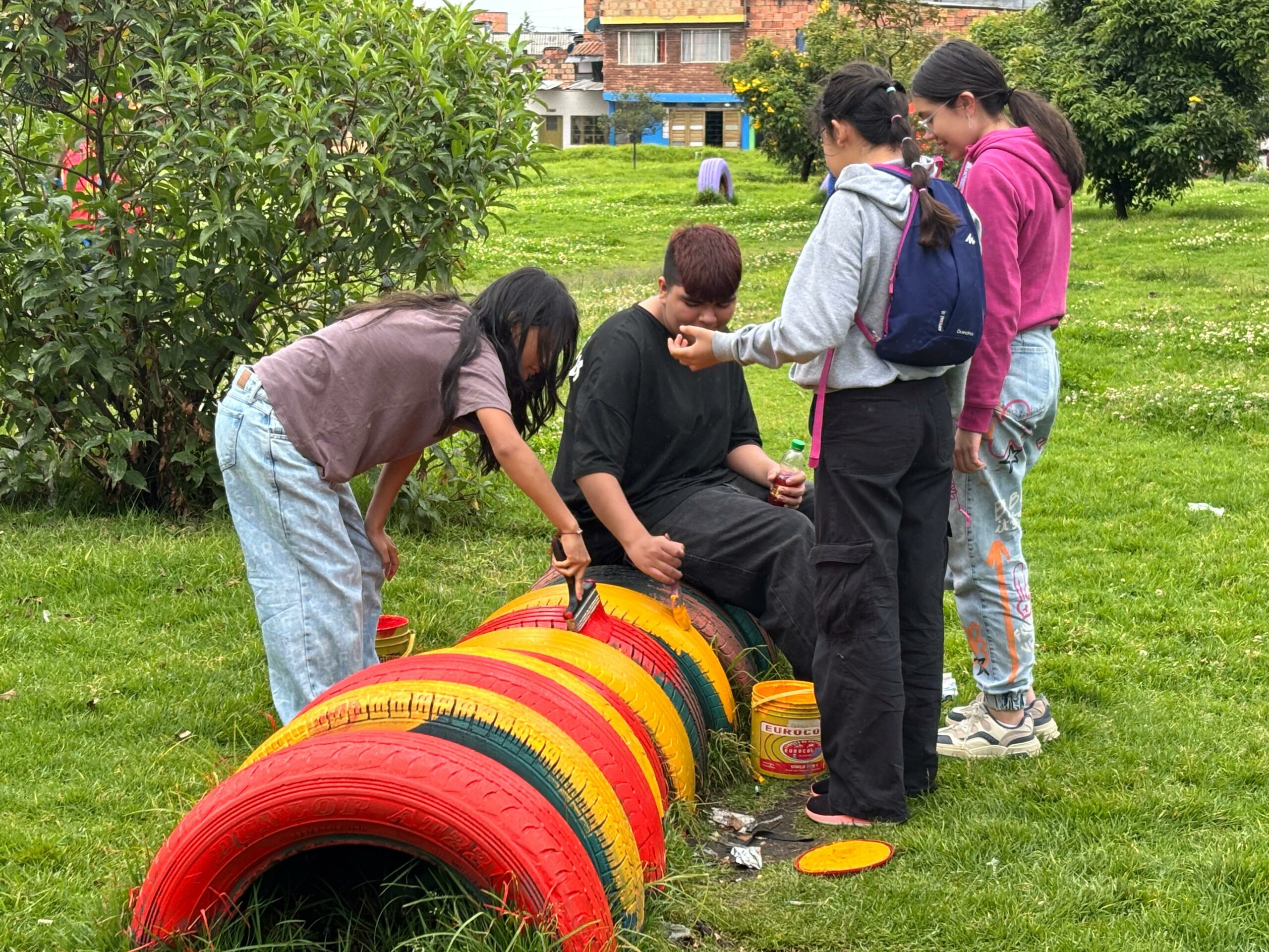 Tejiendo territorios: : Los superhéroes de Floralia