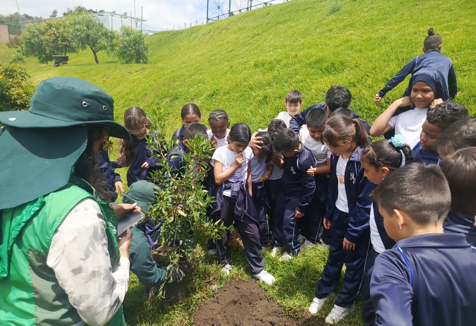 Historias del verde urbano: Los ‘pequeños’ guardianes del verde de Santa Lucía