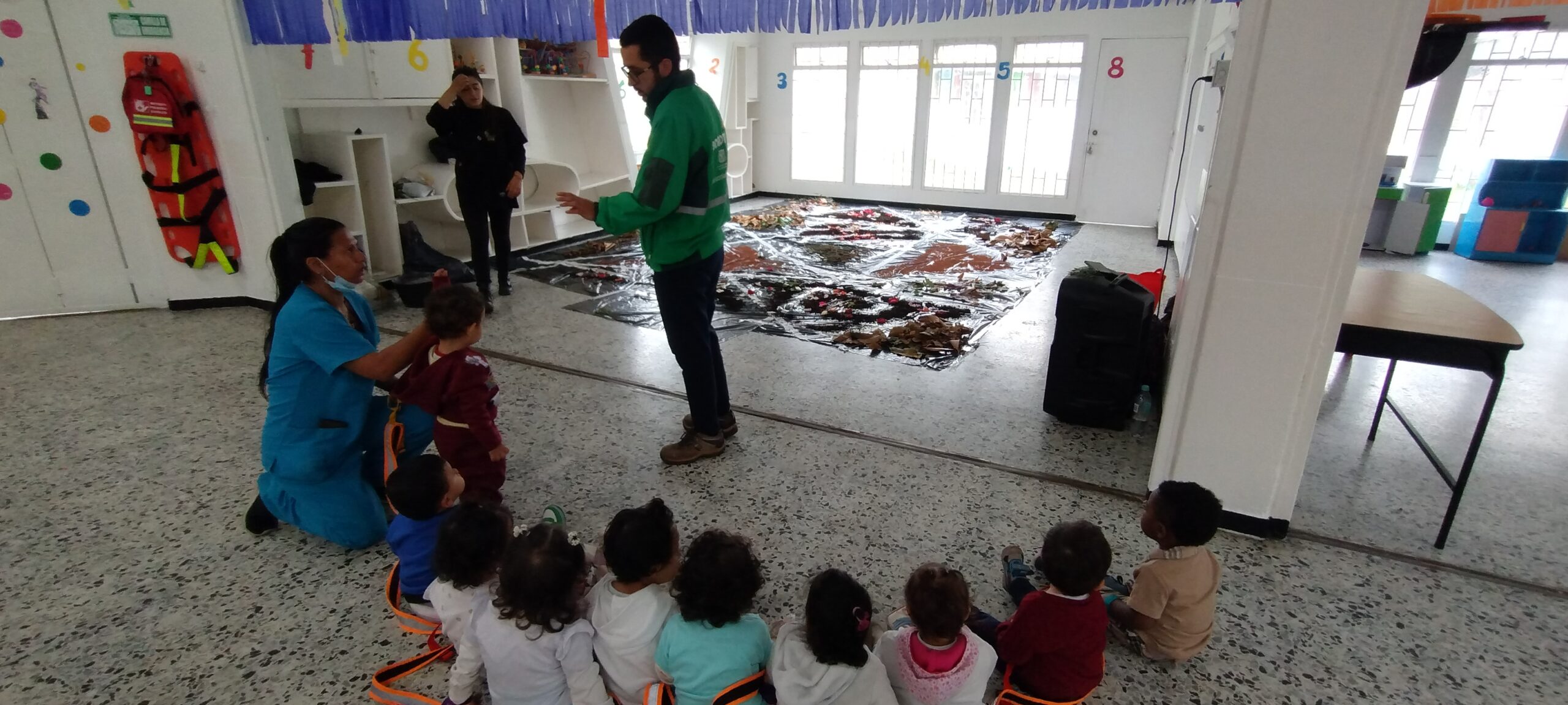 Tejiendo territorios : La diferencia entre un pétalo y una hoja