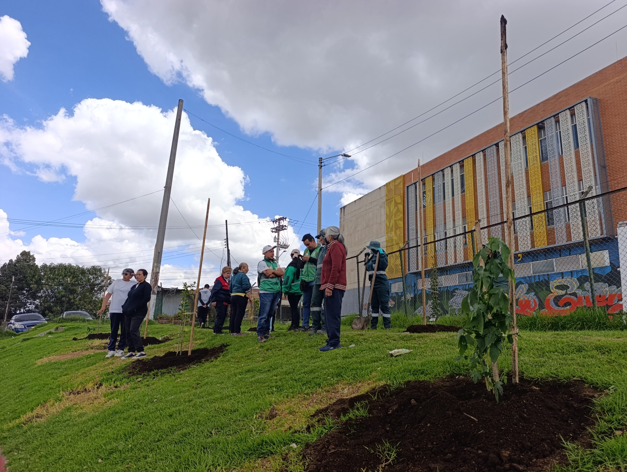 Historias del verde urbano: Nuevo Chile y Olarte, barrios de la Zona Urbana por un Mejor Aire (ZUMA) del Apogeo, renaturalizan sus parques