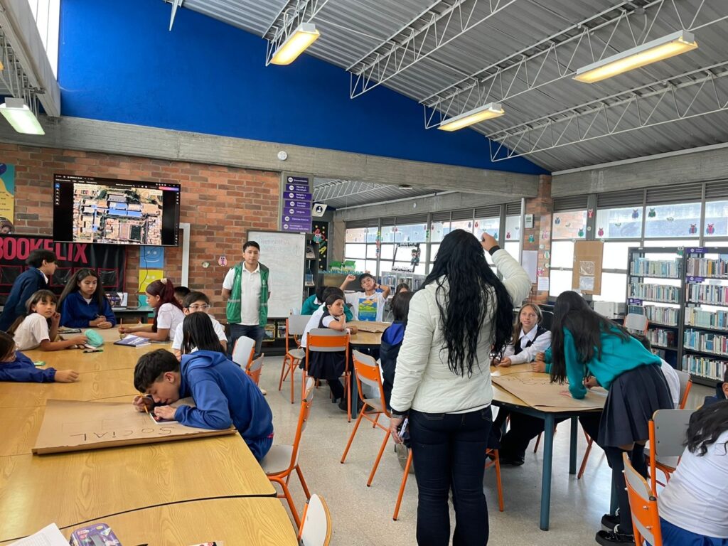 Tejiendo territorios: Sembrando resiliencia en el sur: la comunidad del Colegio Miravalle transforma su territorio
