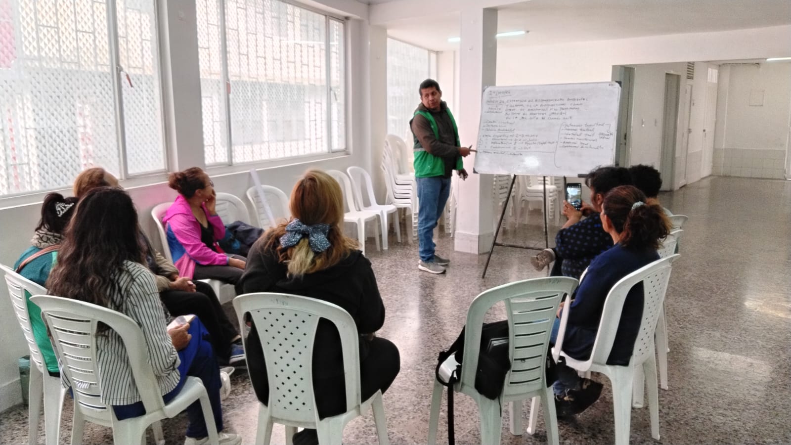 Tejiendo territorios: Tejiendo territorios en la comunidad del barrio Villas del Dorado Norte: Participación comunitaria en el humedal Jaboque Tejiendo territorios: Tejiendo territorios en la comunidad del barrio Villas del Dorado Norte: Participación comunitaria en el humedal Jaboque